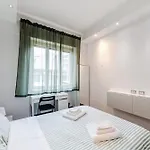 Casa Peschiera By Rentbeat Lejlighed